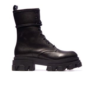 L’Intervalle Fukoka Black Leather Boots size 36